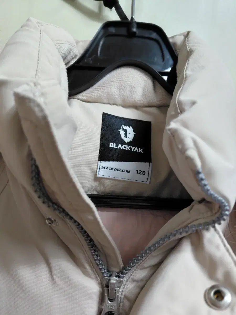 ブラックヤク ダウンジャケット