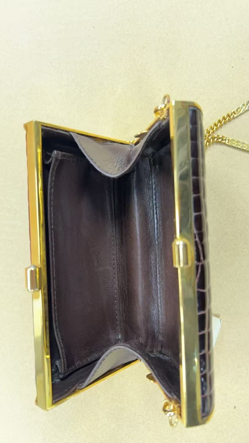 クラッチバッグ 鞄