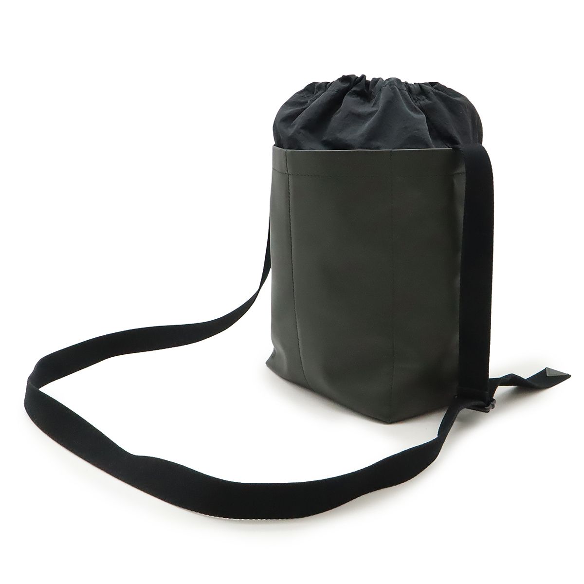 BOTTEGA VENETA ボッテガ ヴェネタ ボッテガベネタ ドローストリングバッグ ショルダーバッグ 巾着 斜め掛け カーキ ブラック 黒 639356