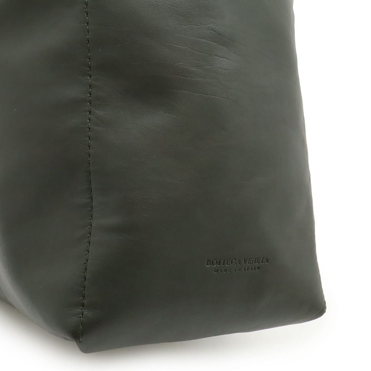 BOTTEGA VENETA ボッテガ ヴェネタ ボッテガベネタ ドローストリングバッグ ショルダーバッグ 巾着 斜め掛け カーキ ブラック 黒 639356