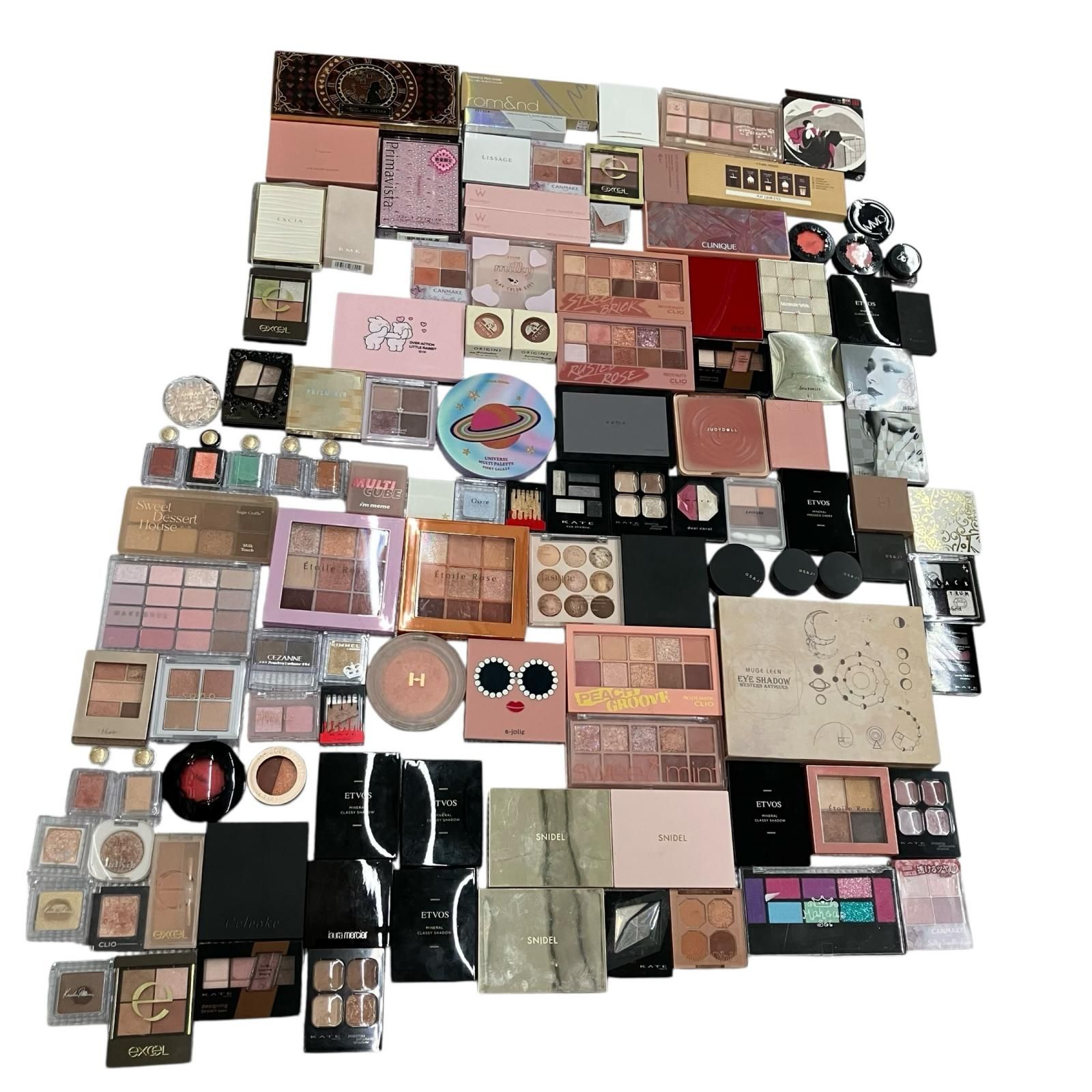 186001 大量 アイシャドウ 115点まとめ売り
