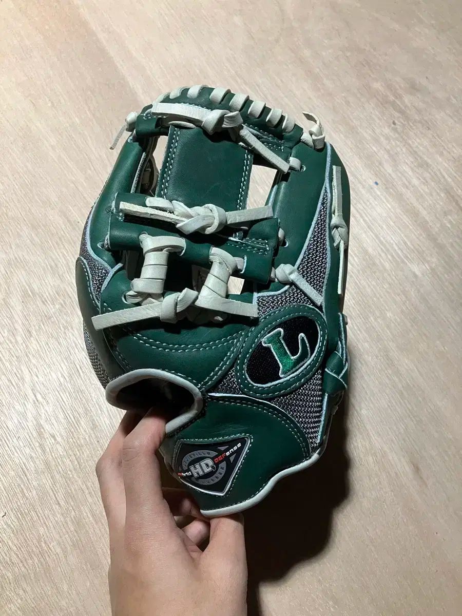 ルイビル スラッガー 野球グローブ グリーン HD 9 ハイブリッド