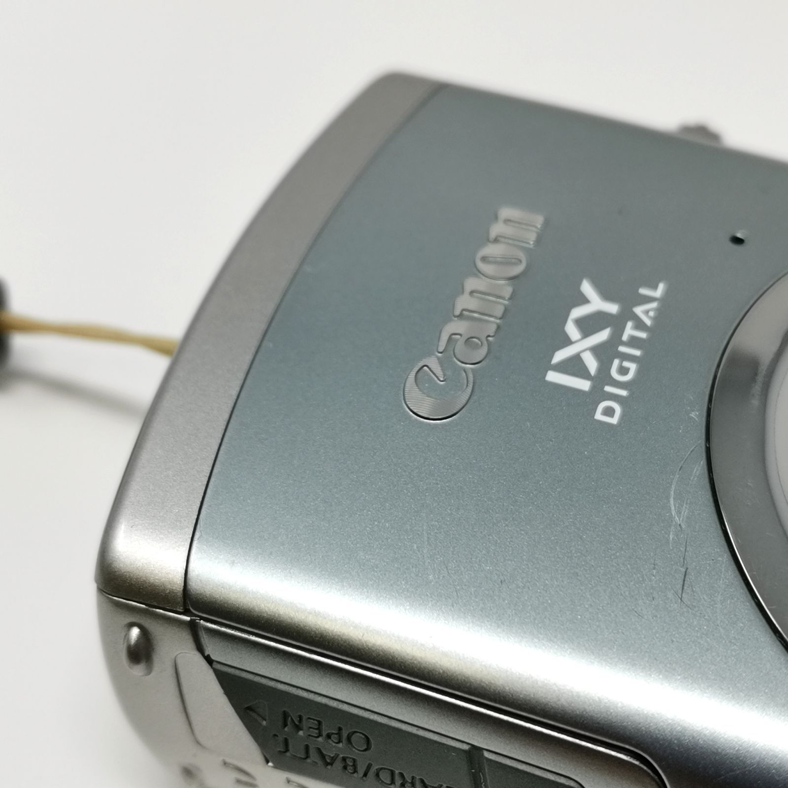 キャノン IXY 販売 デジタル 800IS シルバー 動作確認済み 充電器あり