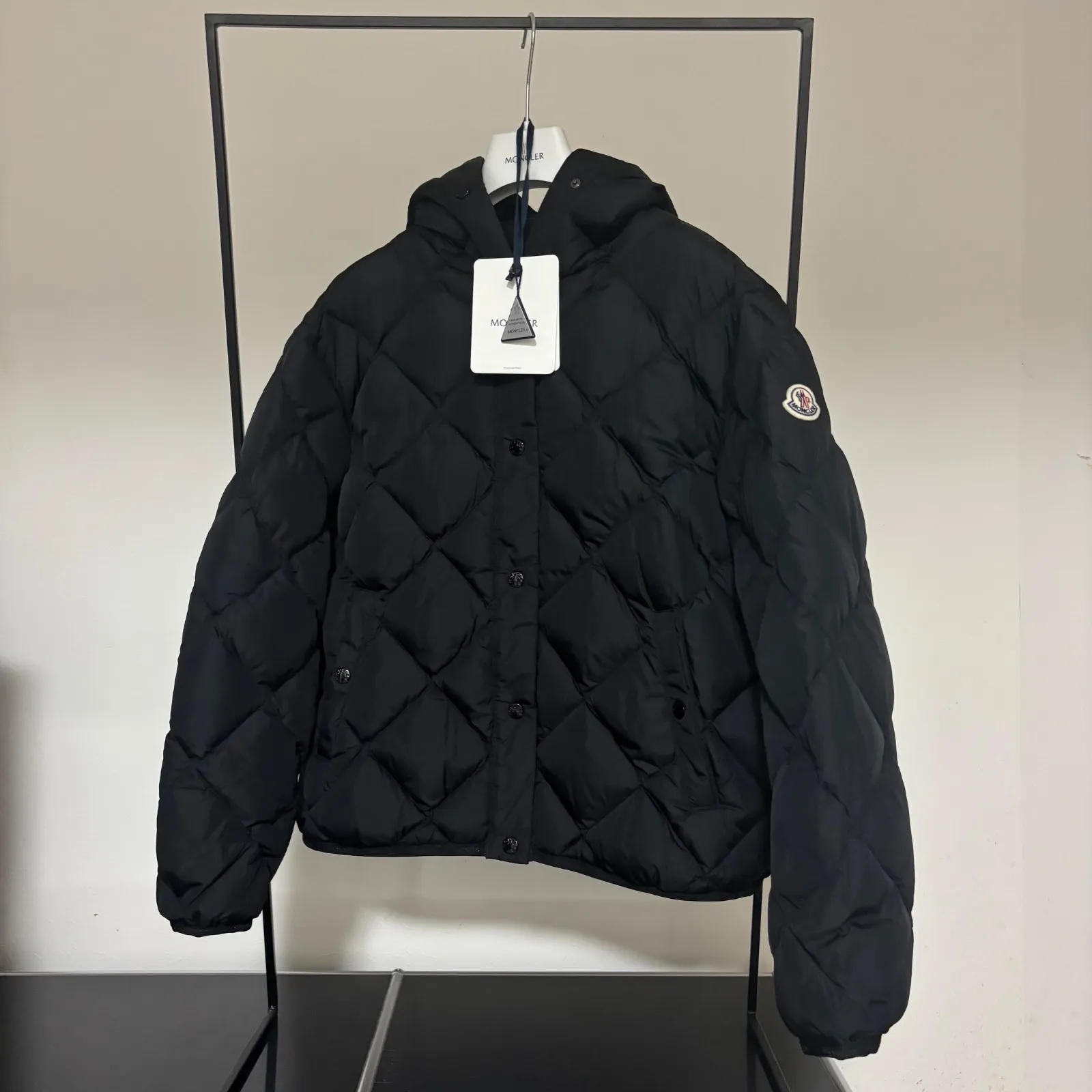 2025年最新】arvouin モンクレールの人気アイテム - メルカリ