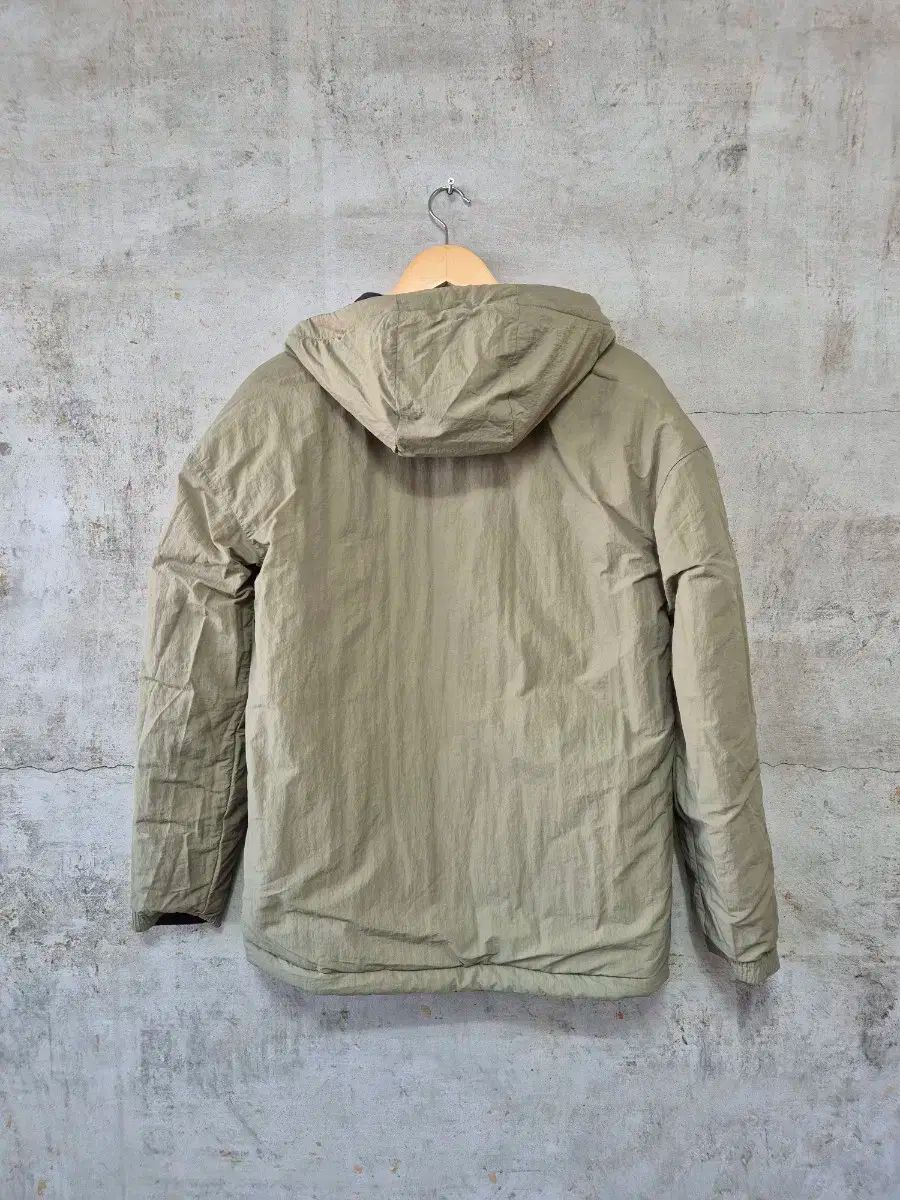 アディダス リバーシブル アウター ダウン