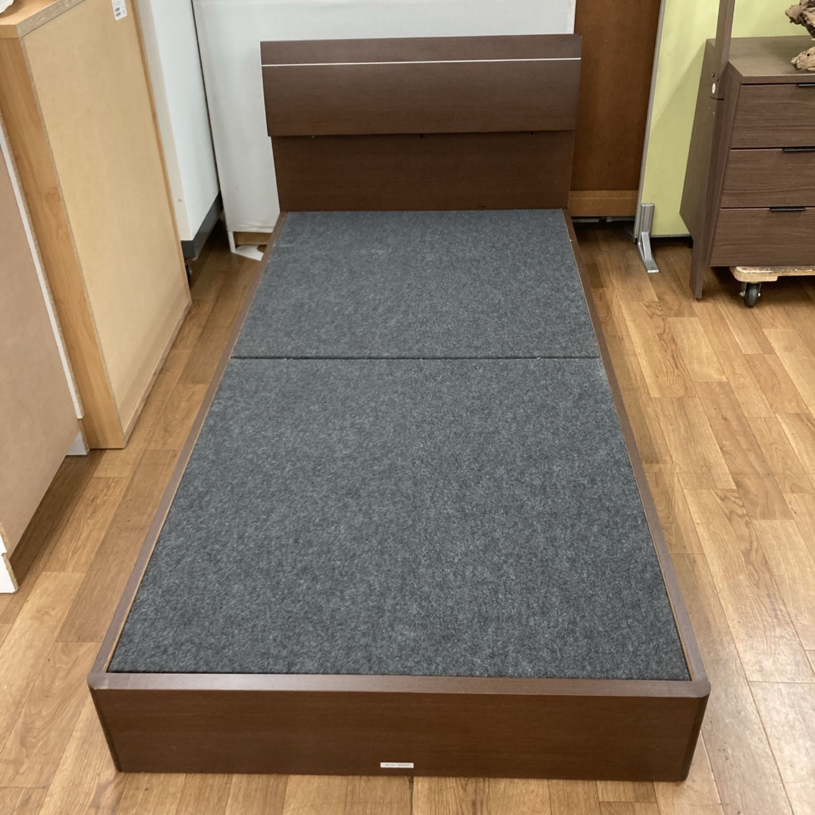 シングルベッド