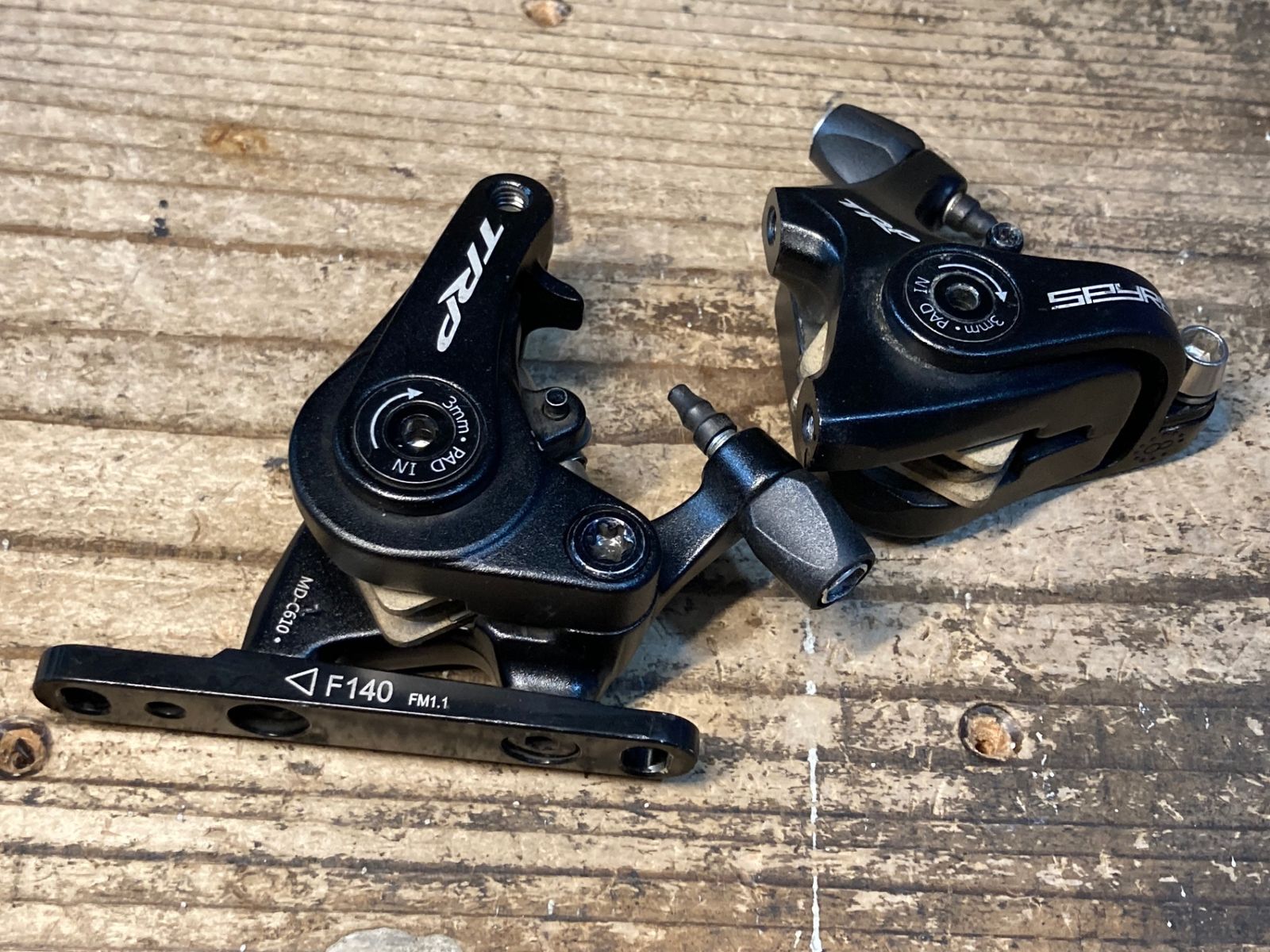 JI345 TRP SPYRE-C ディスク ブレーキキャリパー 前後セット