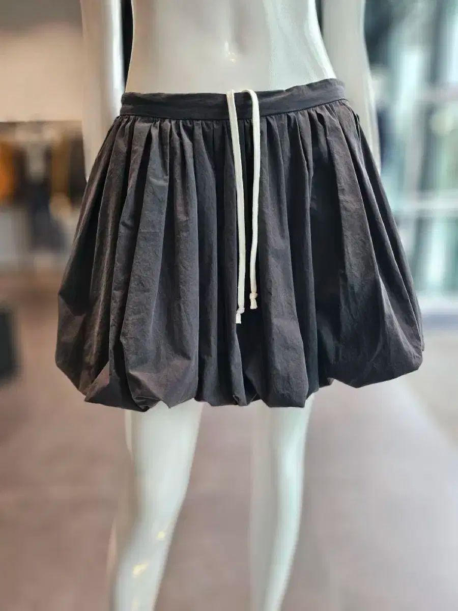 VOV ボブ シャーリング バルーン スカート ブラック GULLKHAN_COM