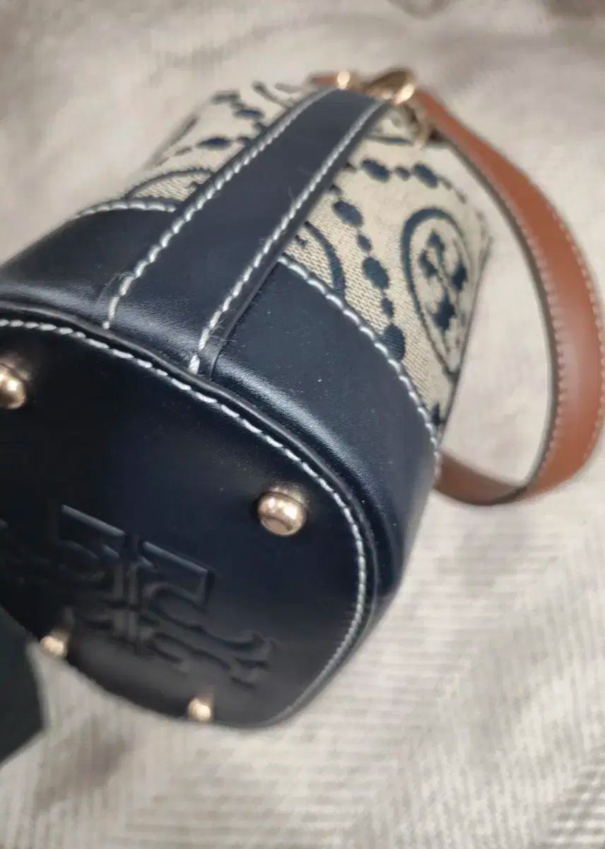 トリーバーチ T モノグラム ジャカード バケットバッグ DECORATOM_COM_BR