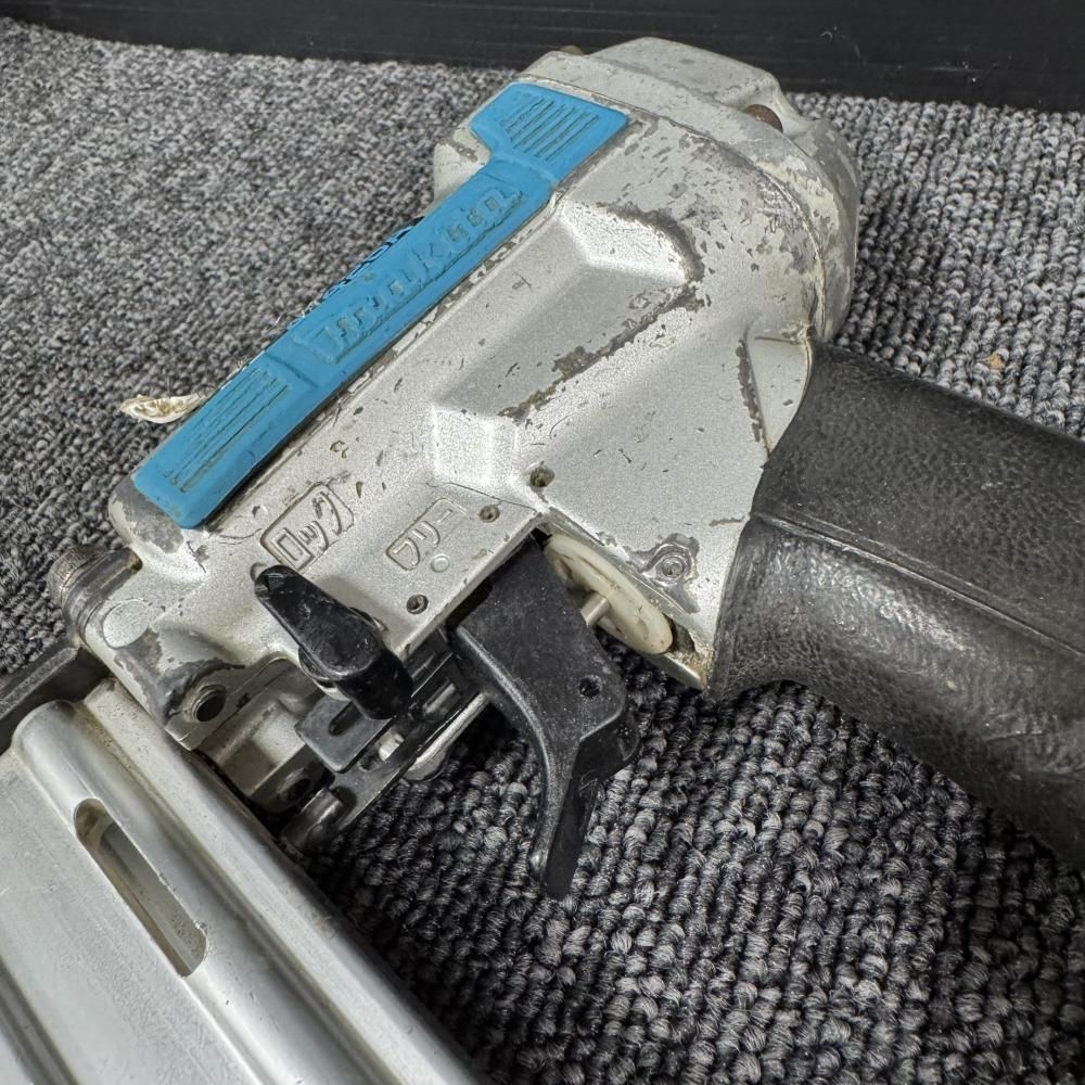 4mm25mm足 常圧エアタッカ