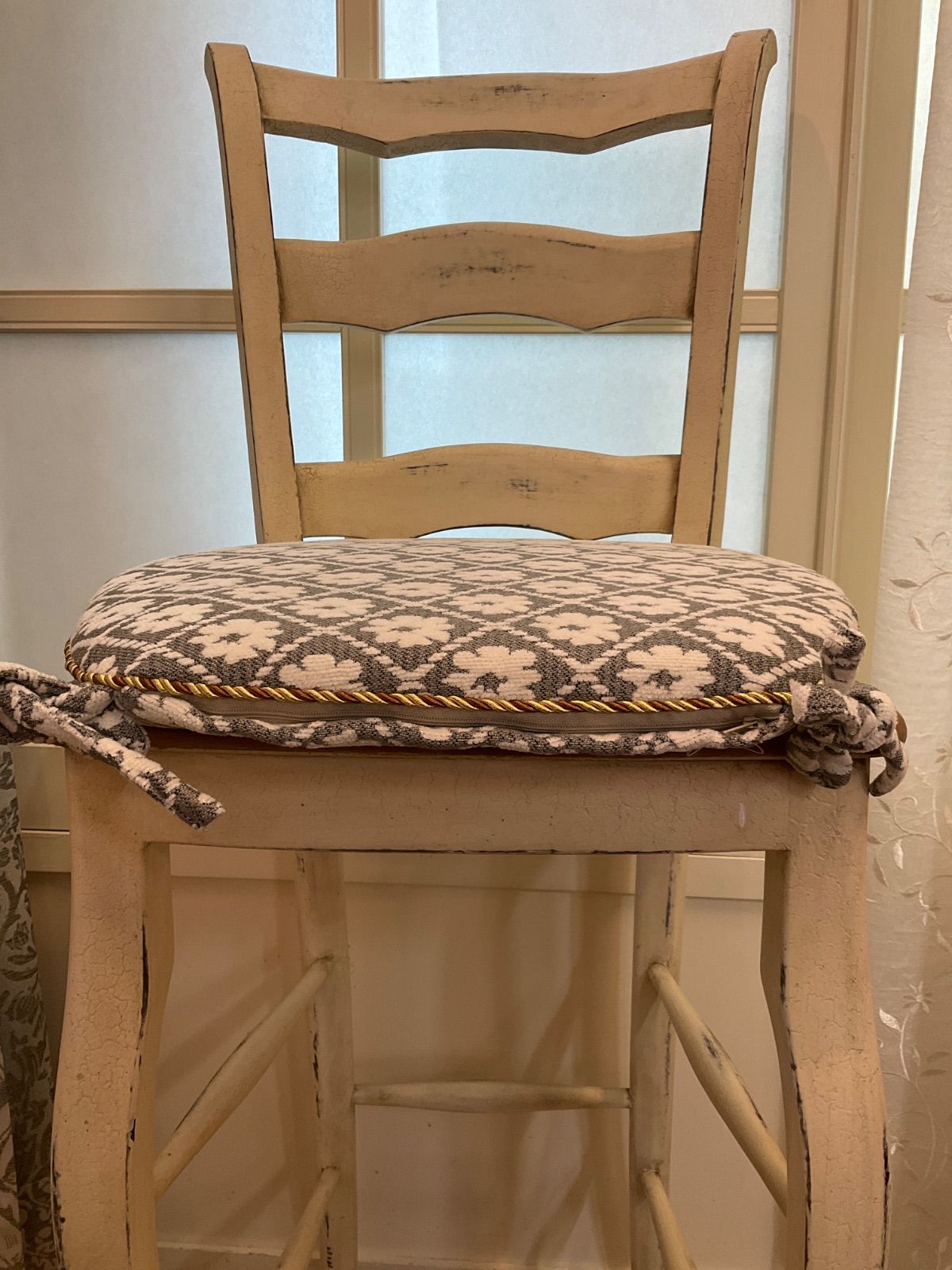 馬蹄形 ダイニングシート 43×45 小花柄グレー 4枚1組