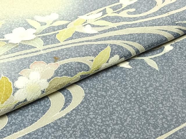 単衣 流水花車文