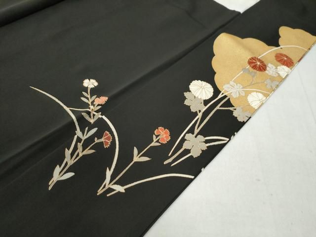 雲取り草花文 黒地