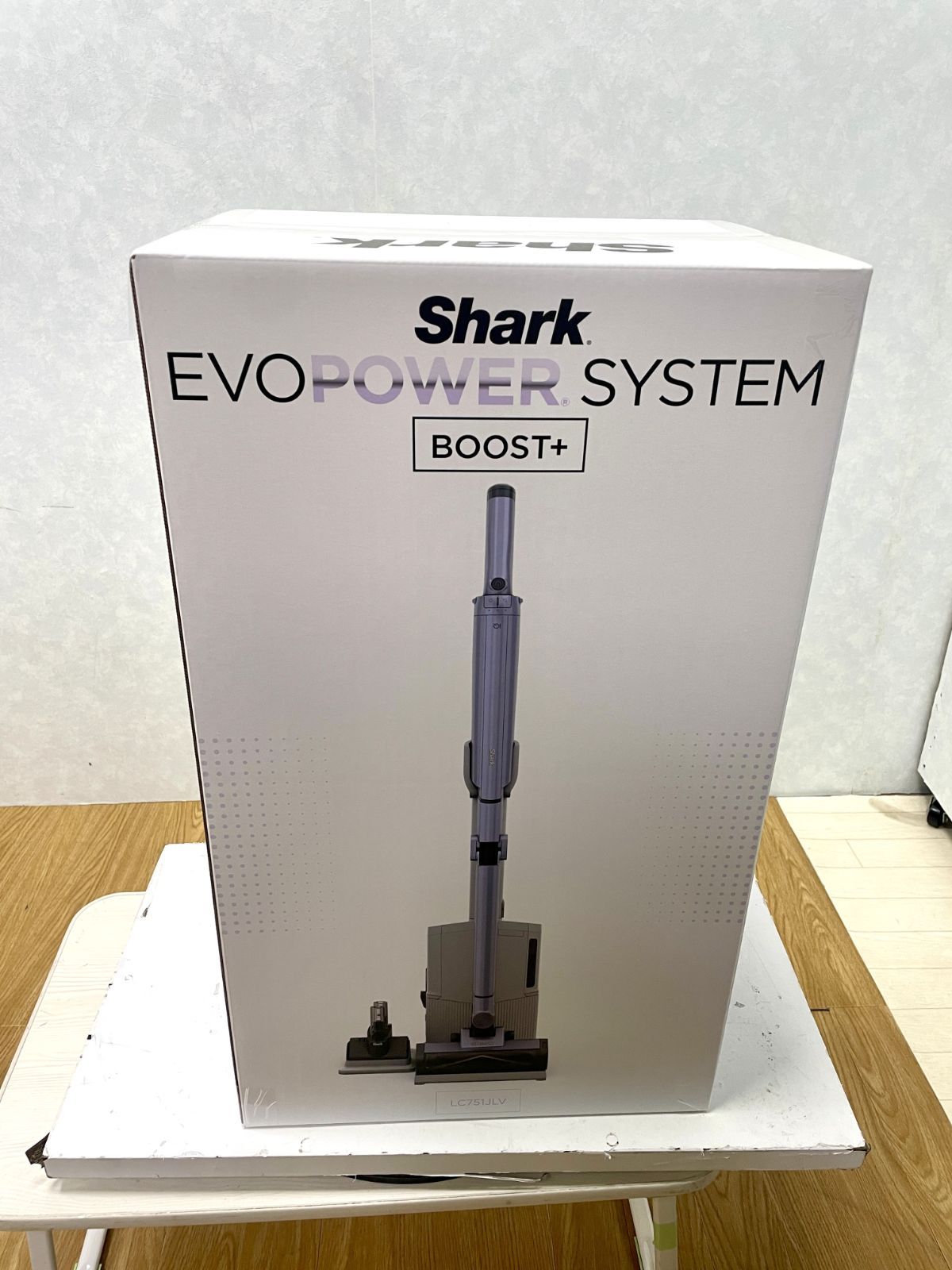 Y 622 シャーク コードレススティッククリーナー EVOPOWER SYSTEM BOOST LC751J 未開封品