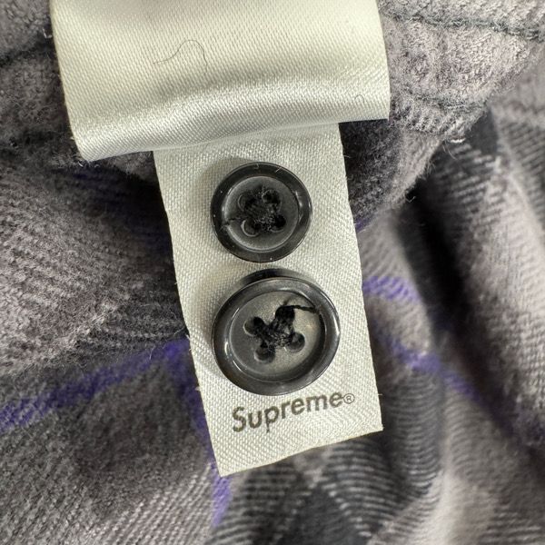 チェックシャツ