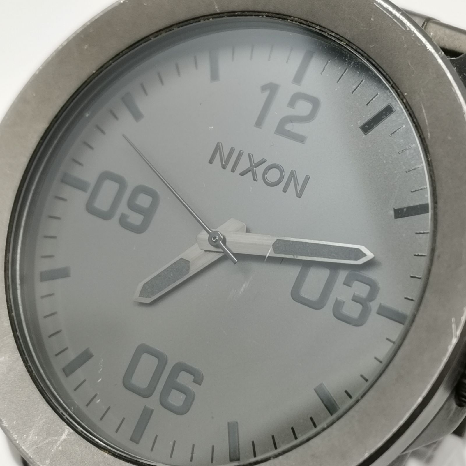 NIXON ニクソン メタル 時計 グレー メンズ 腕時計 ラウンド クオーツ 