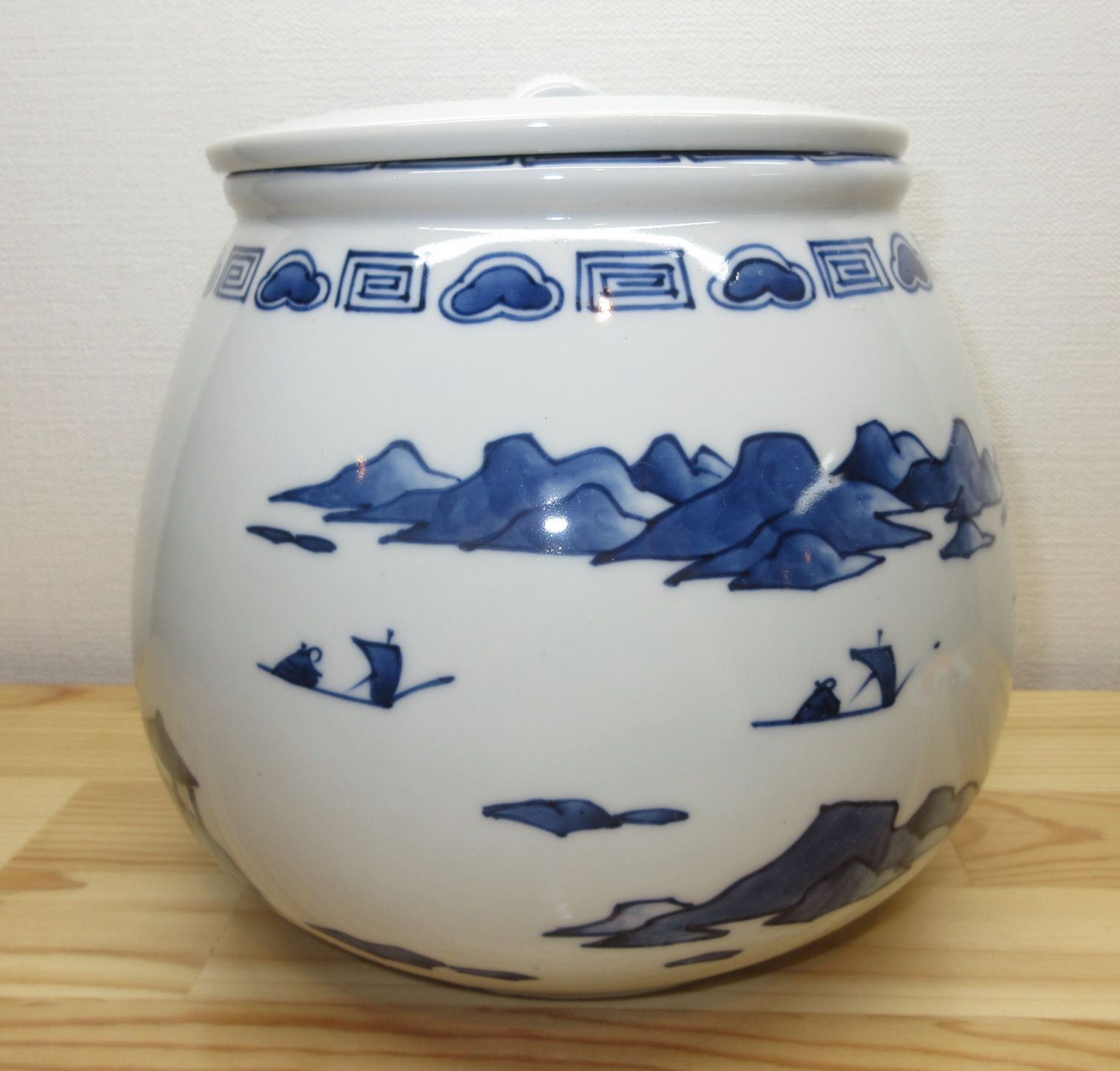 送料込【逢絢亭】茶道具 水指 京焼 染付 芋頭の形 桃山窯 共箱入り 逢絢亭】茶道具 水指 京焼 染付 芋頭の形 桃山窯 共箱入り - メルカリ