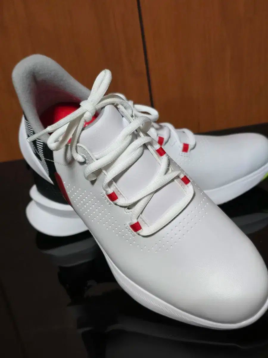 ゴルフシューズ 235mm