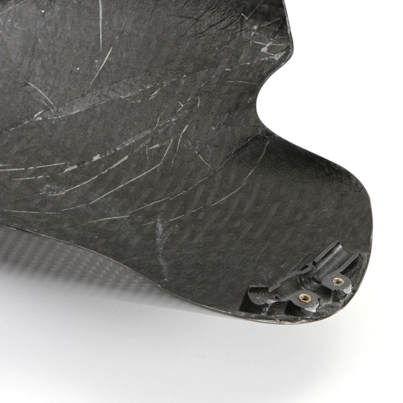 ティーザー カーボン