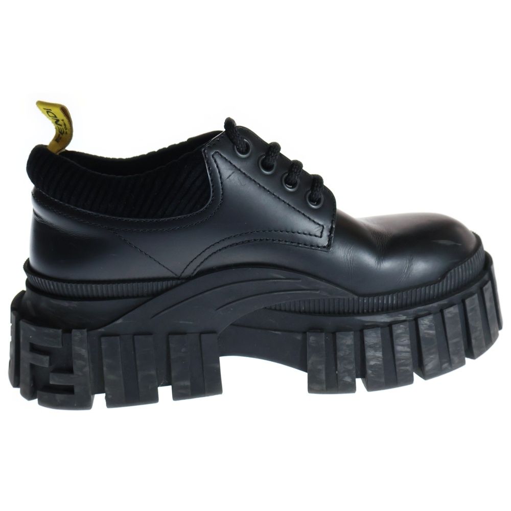 プラットフォーム