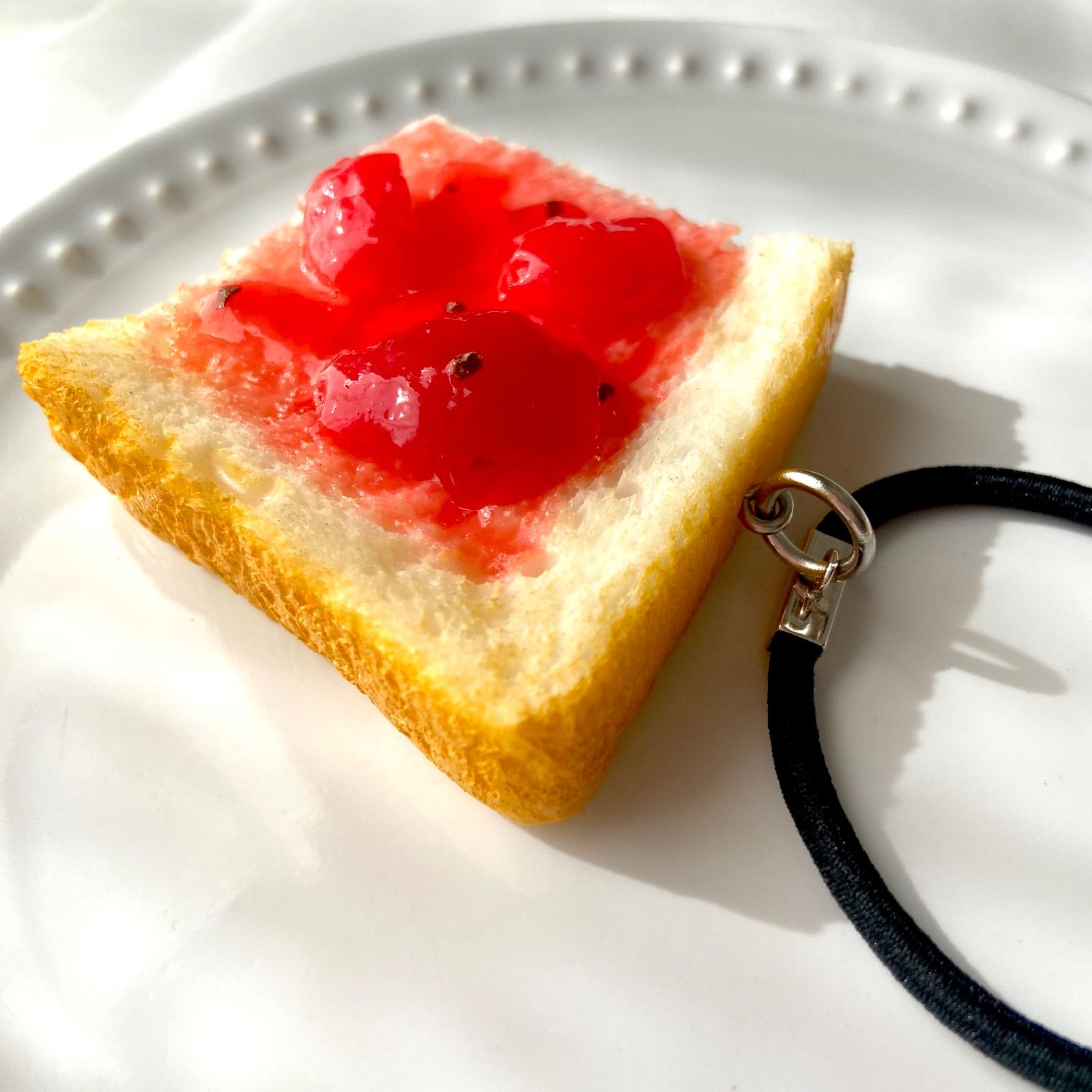 本物そっくり！ いちごジャム食パン 1個 選べる金具 キーホルダー or