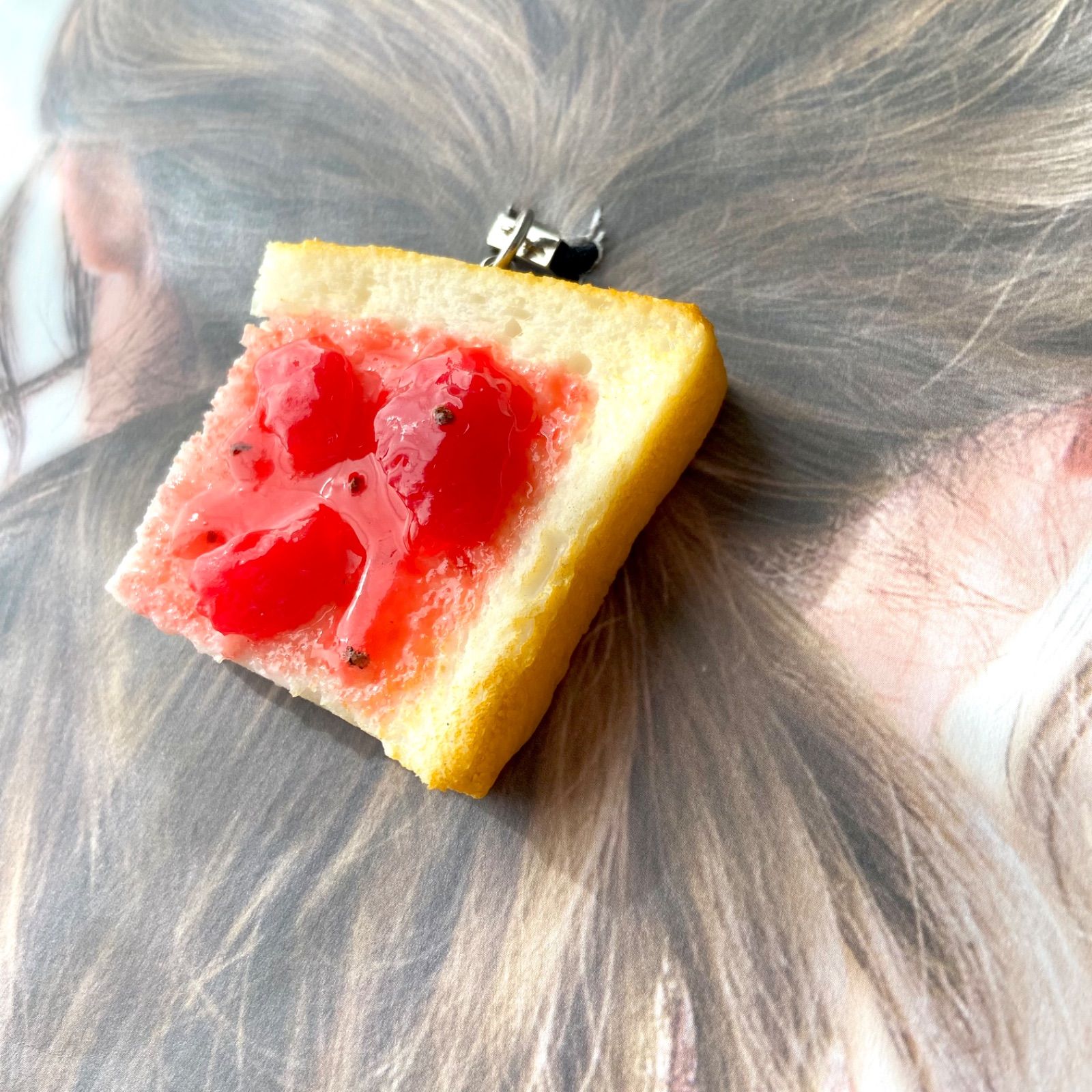 本物そっくり！ いちごジャム食パン 1個 選べる金具 キーホルダー or 