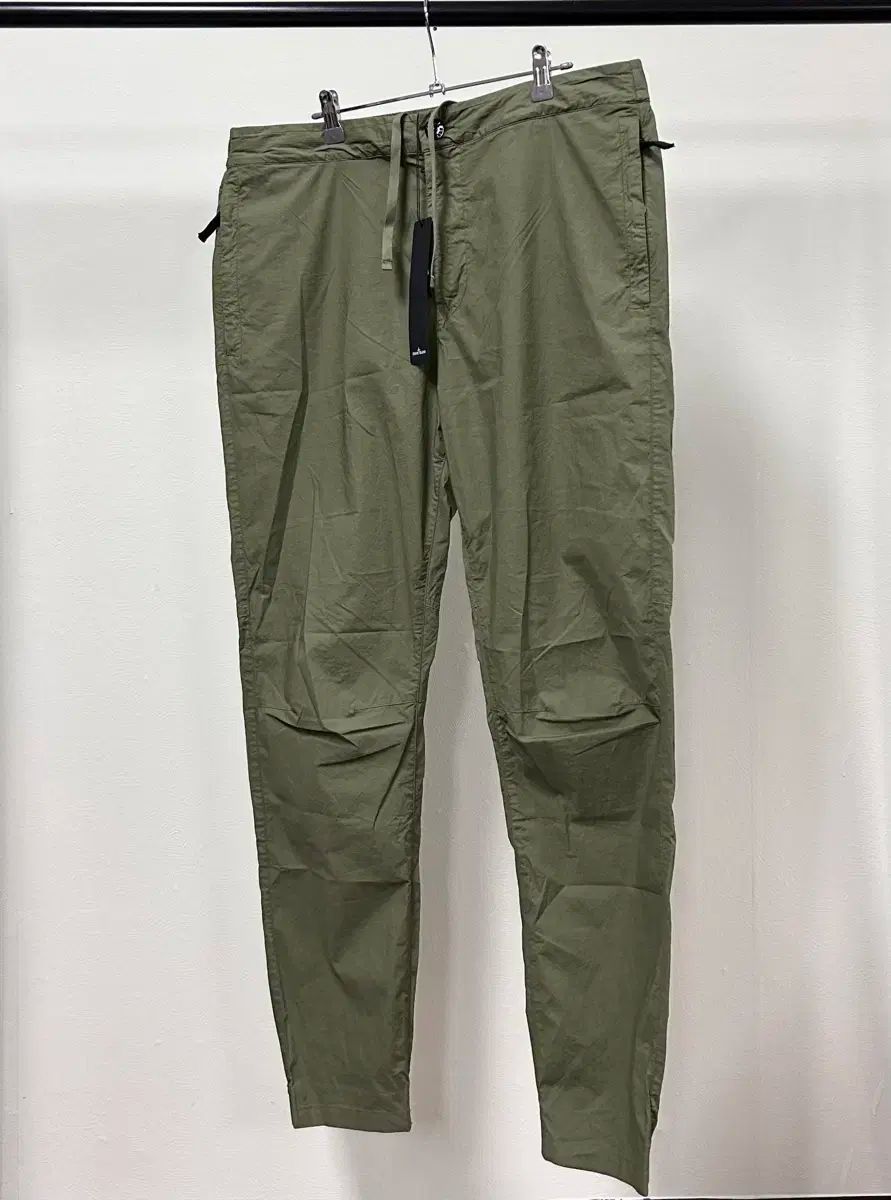 36 ストーンアイランド ロゴワッペン ストレッチ コットン 텔라 カーゴパンツ