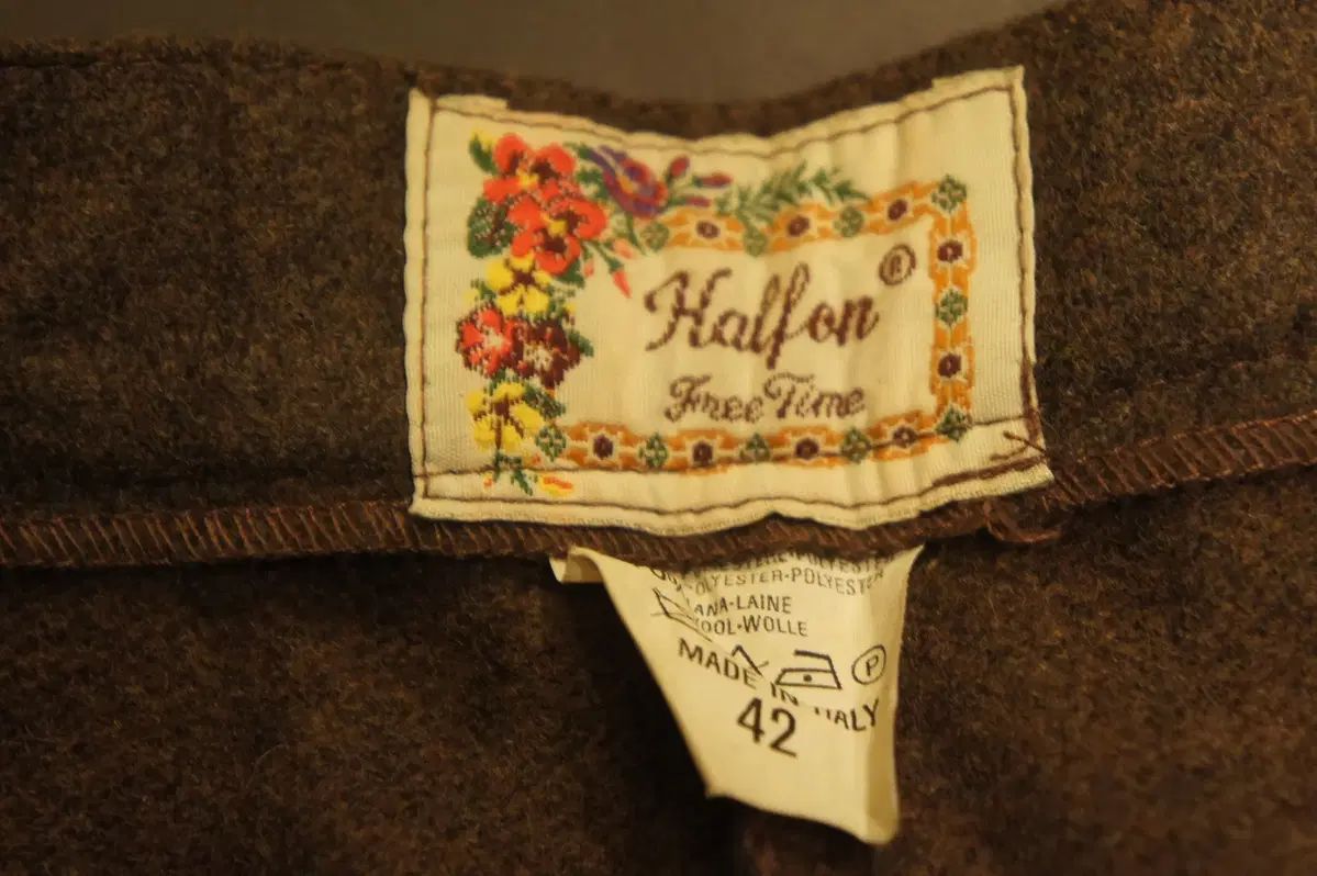 チェック柄スカート