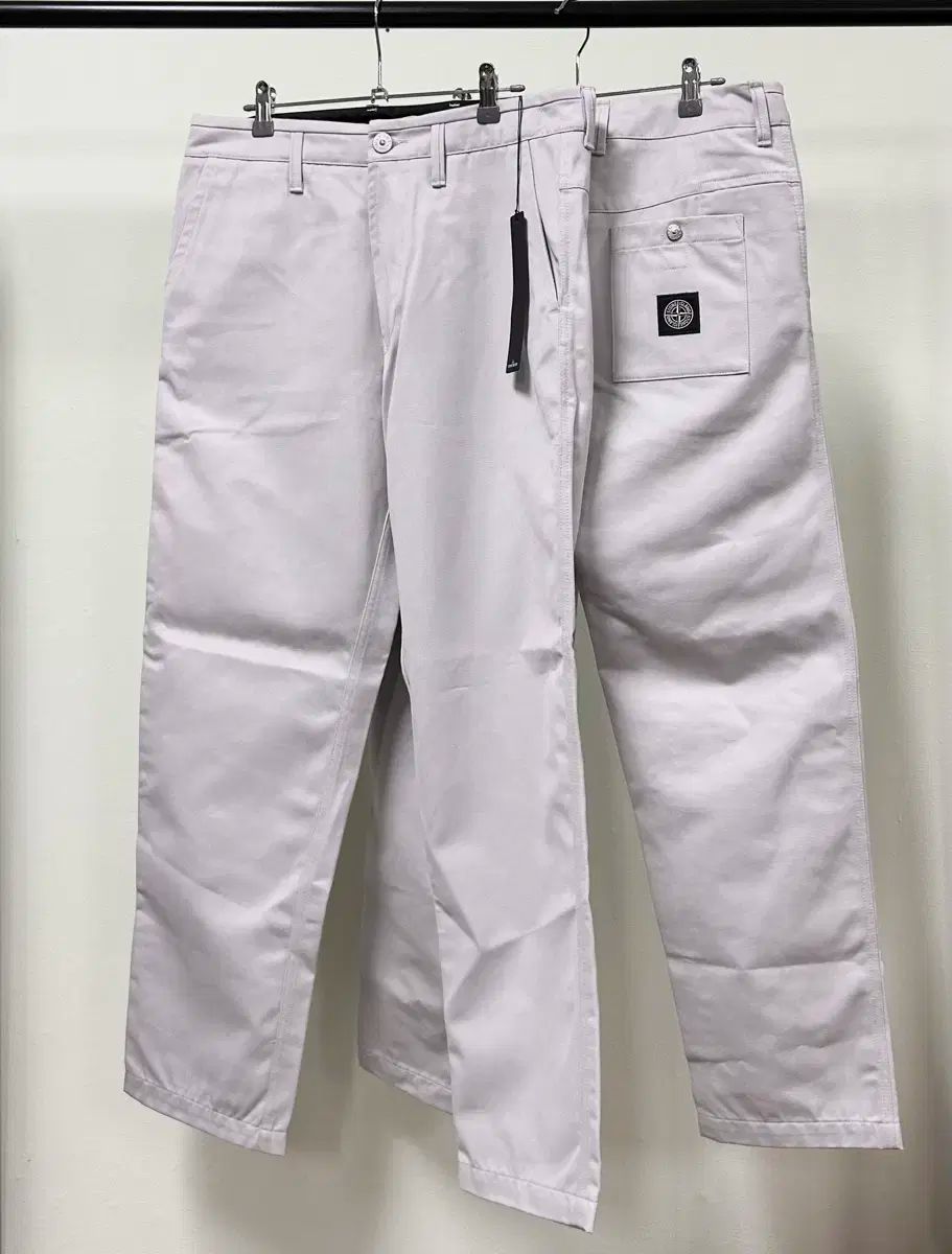  STONE ISLAND ストーンアイランド ロゴワッペン コットン チノパンツ チノパン パンツ