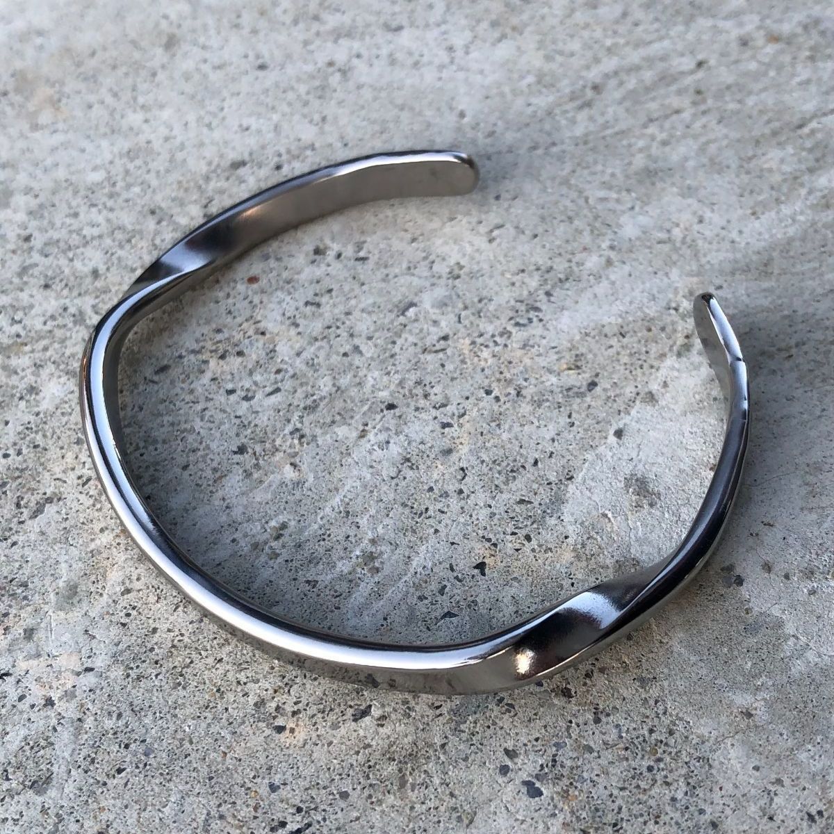 titanium bangle rock twist チタン製バングル ブレスレット