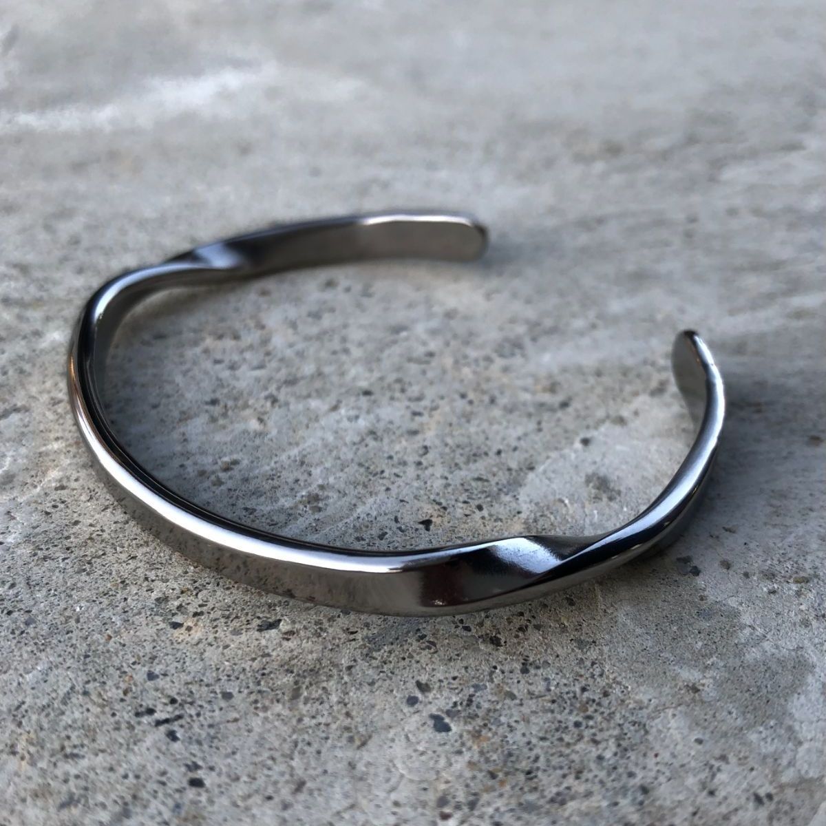 titanium bangle rock twist チタン製バングル ブレスレット