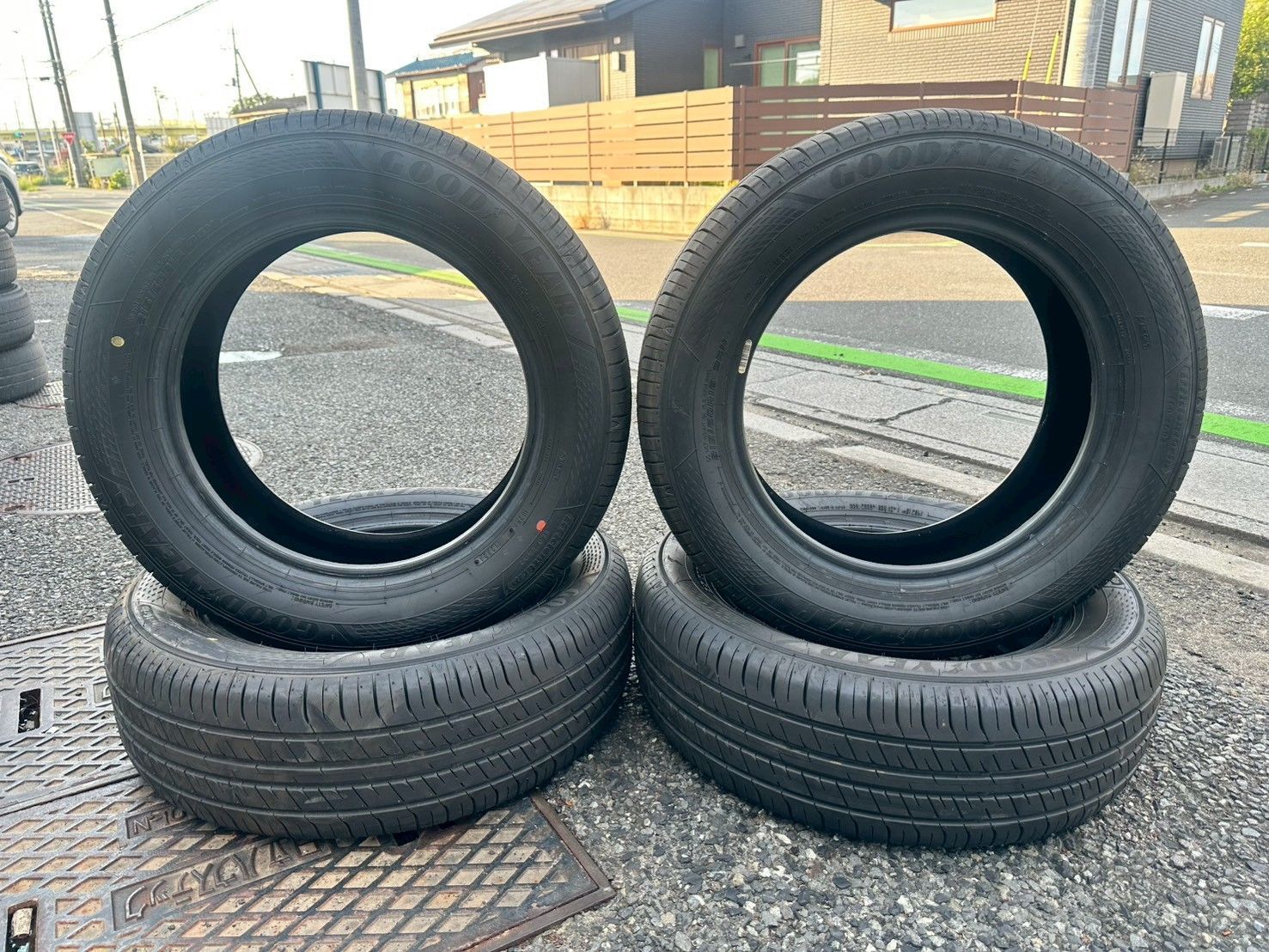 送料無料 グッドイヤーサマータイヤバリ山 215|60Ｒ15