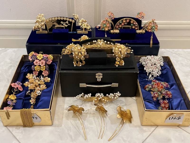 和装小物 髪飾り かんざし 豪華 花嫁 クシ 等 ケース付 まとめ