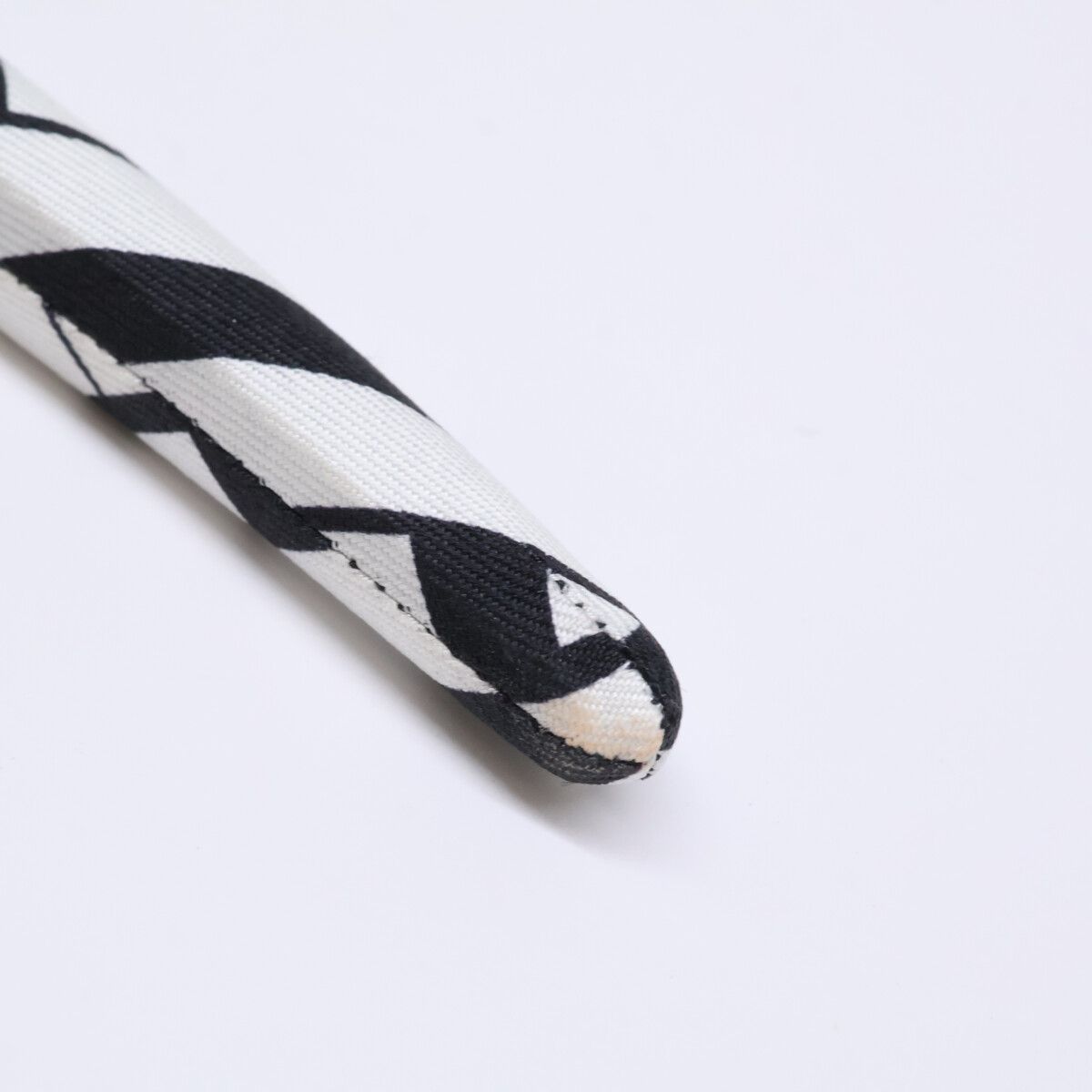 HERMES エルメス 【美品】エルザ サングル・アン・ジグザグ・バンダナ