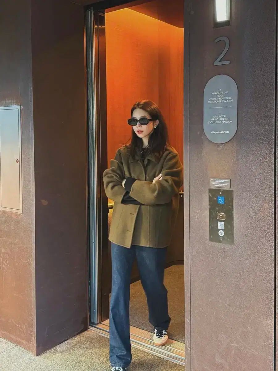 ceeci 씨에씨 ノンフェイド ストレートフィット デニムジーンズ