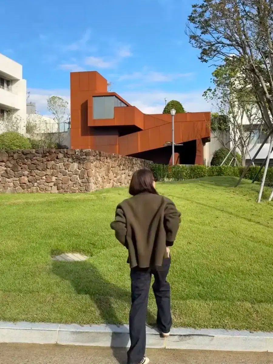 ceeci 씨에씨 ノンフェイド ストレートフィット デニムジーンズ