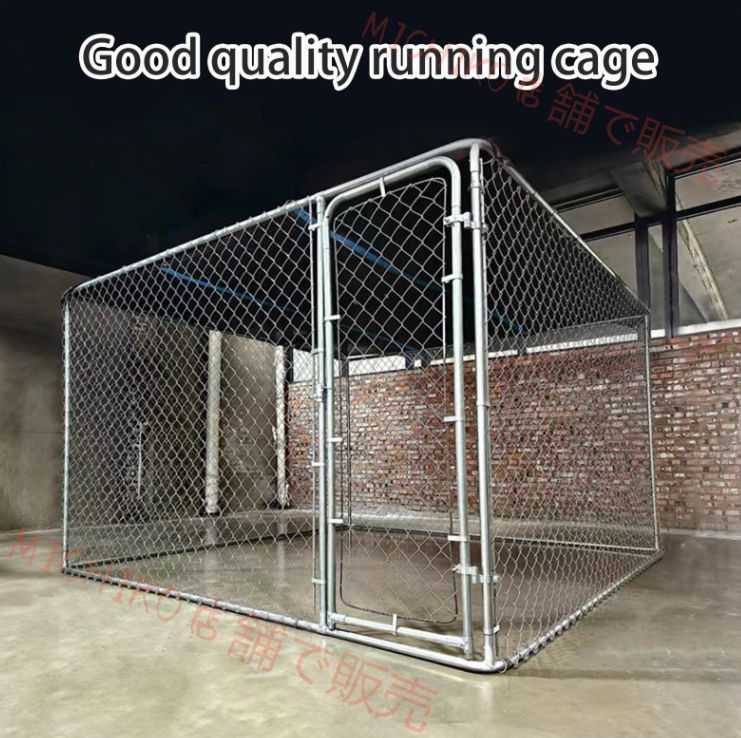 四角い形のウサギ用ケージ 大型の金属製鶏小屋 屋外の裏庭の農場の芝生の小動物用のウォークインモルモットハウス