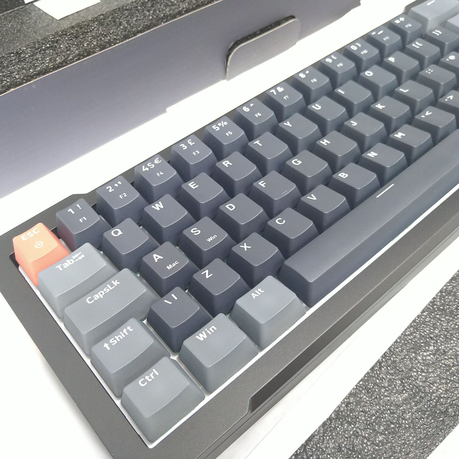 中古／未使用品】RAIJINTEK メカニカルキーボード 磁軸スイッチキー