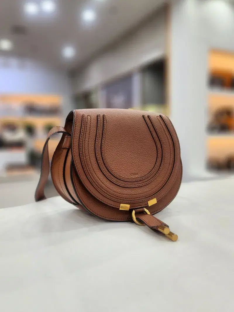 クロエ メルシー サドル スモール クロスバック CHC22AS680I31