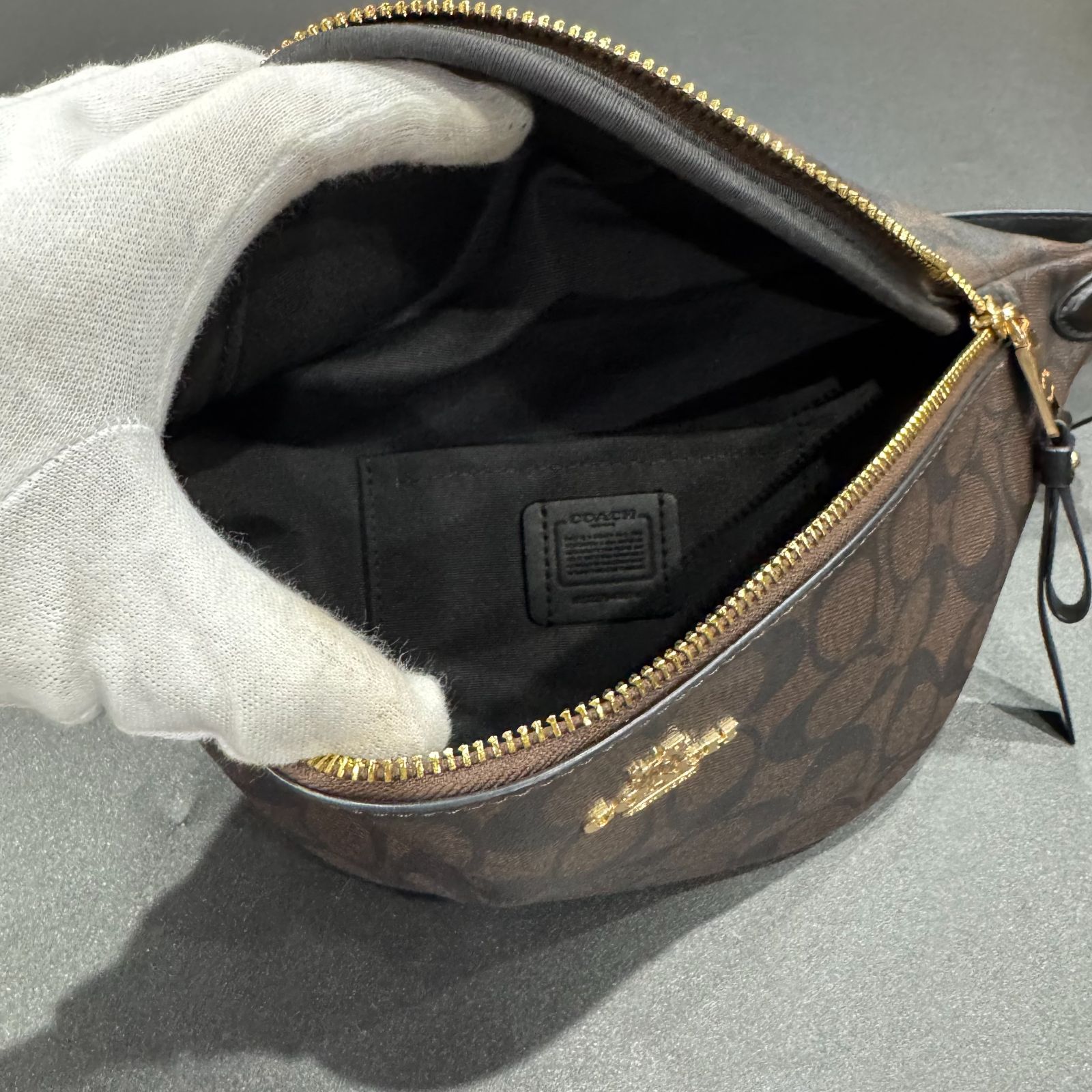 ショルダーストラップ