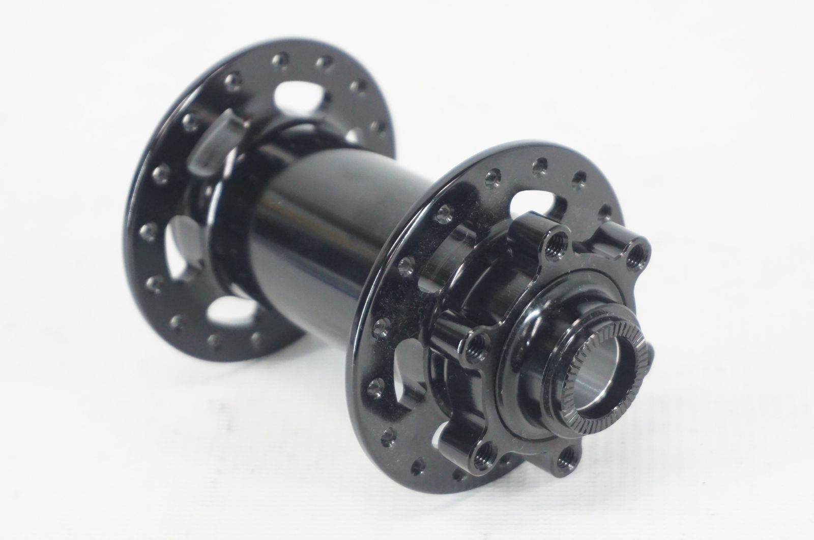 KUWAHARA クワハラ DIAVOLO V2 BOOST フロントハブ バイチャリ阪急塚口店