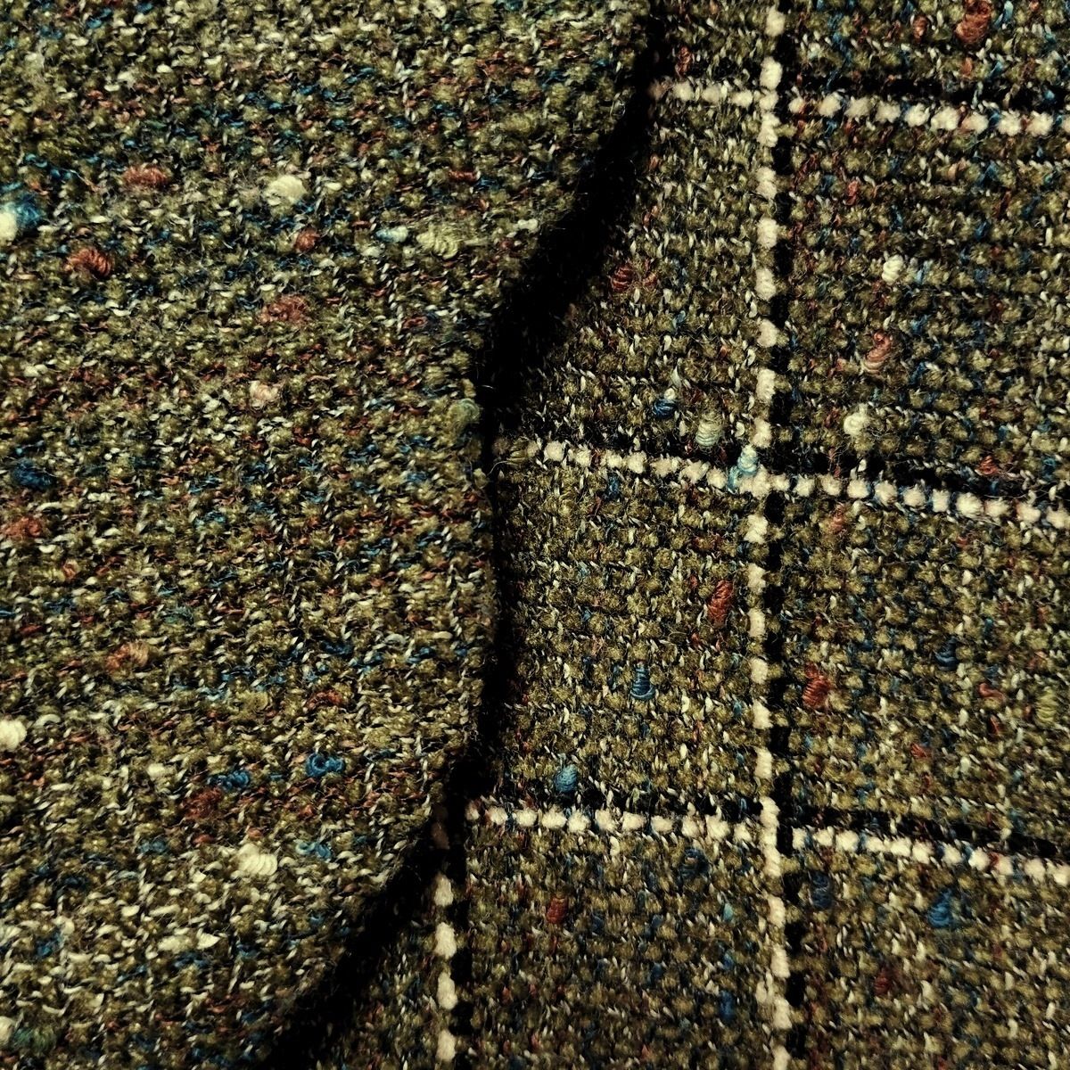 カーキ×白×マルチ チェック柄