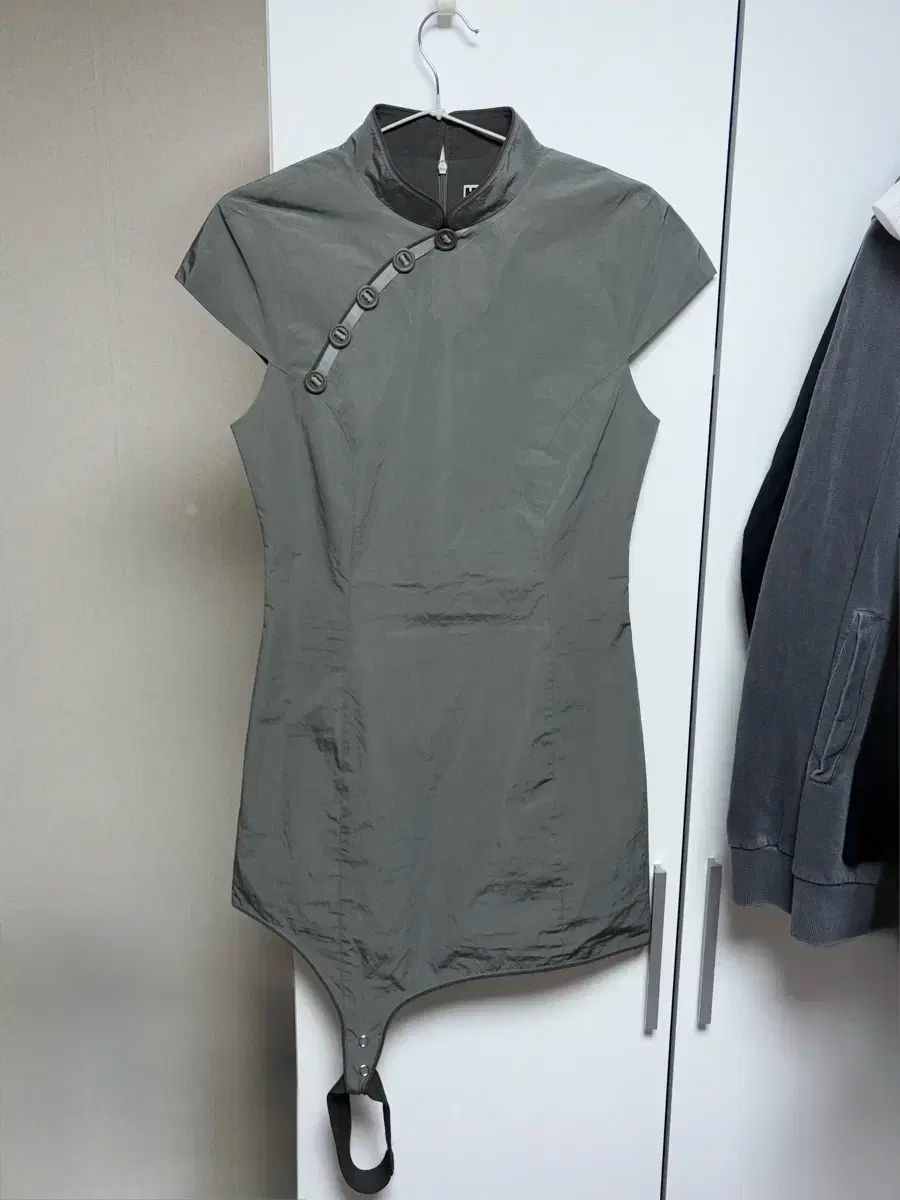 チャイナドレス ネック