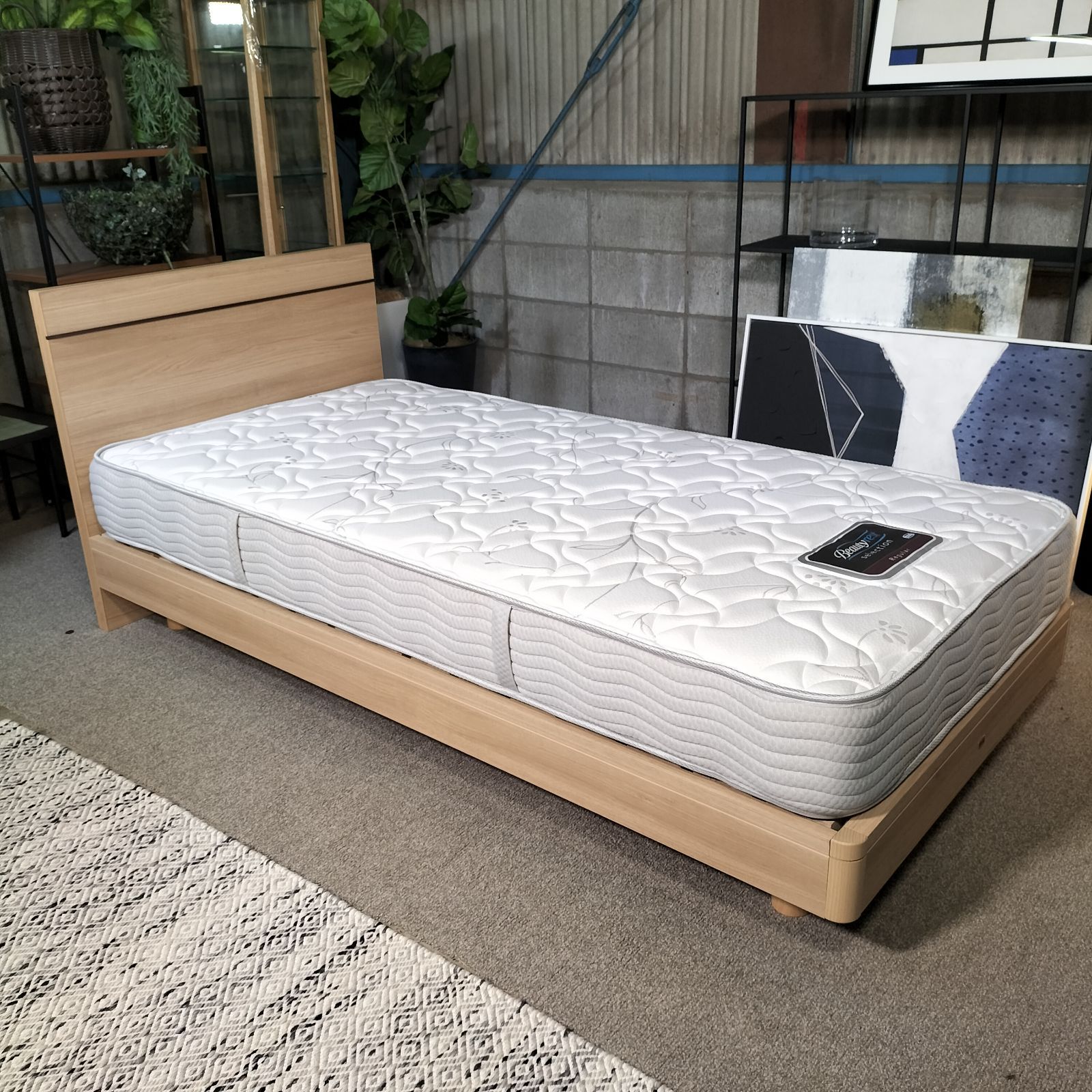 シモンズ ベット フラットⅡ ナチュラル マットレス付き モデルルーム展示品 2225
