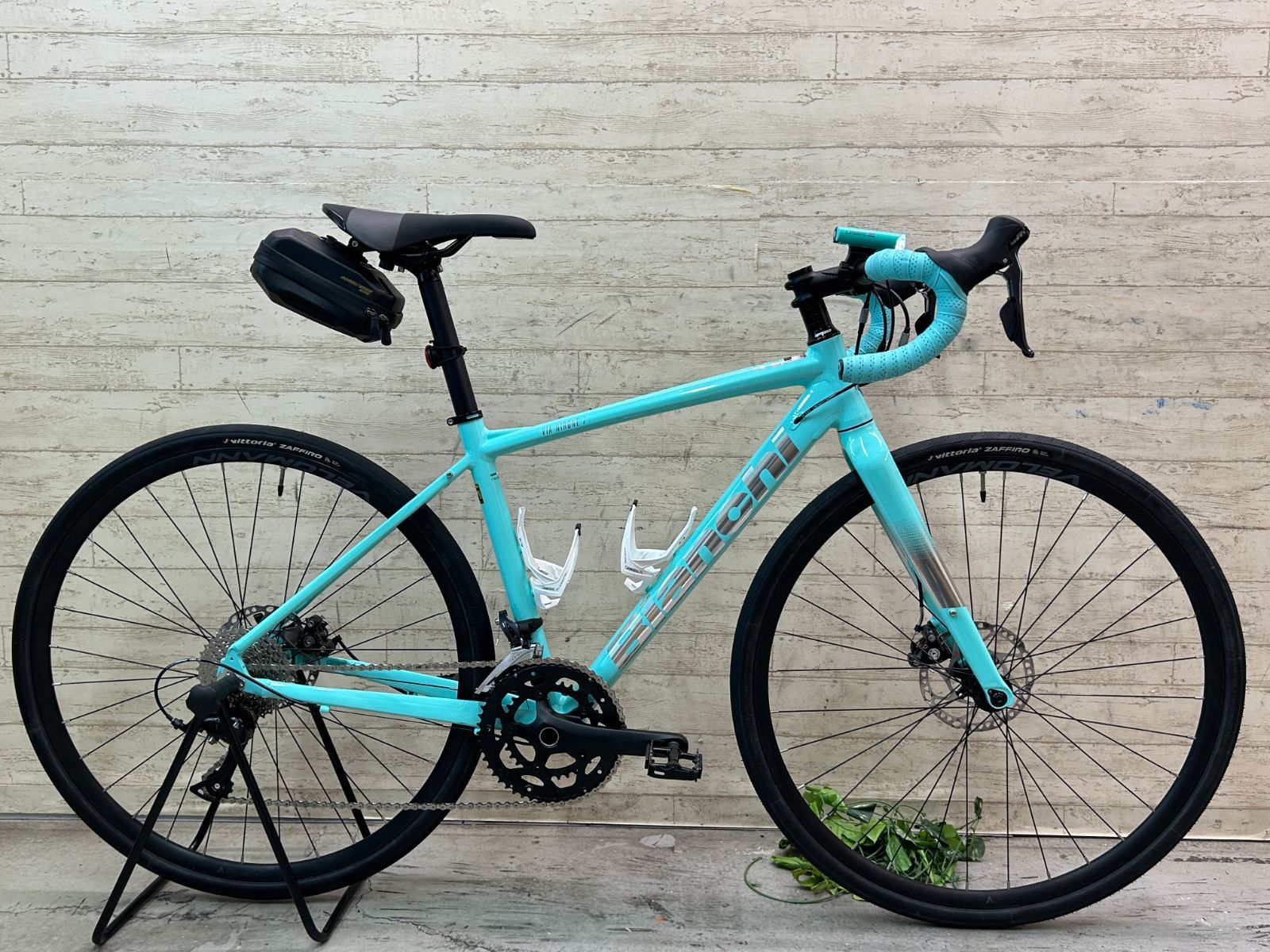 テルスポ イチ推し!! 上品!! BIANCHI VIA NIRONE7 SORA DISC 2025 size 47 ビアンキ ヴィア ニローネ7 ソラ完成車 2×9s ディスクブレーキ アルミロード チェレステ パーツ多数