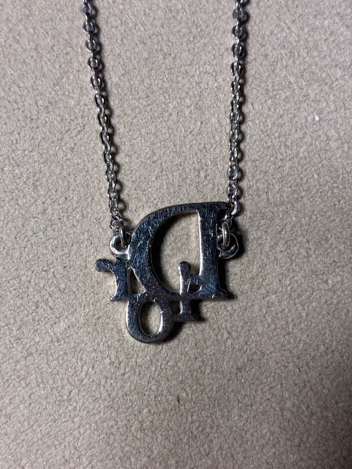 クリスチャンディオール