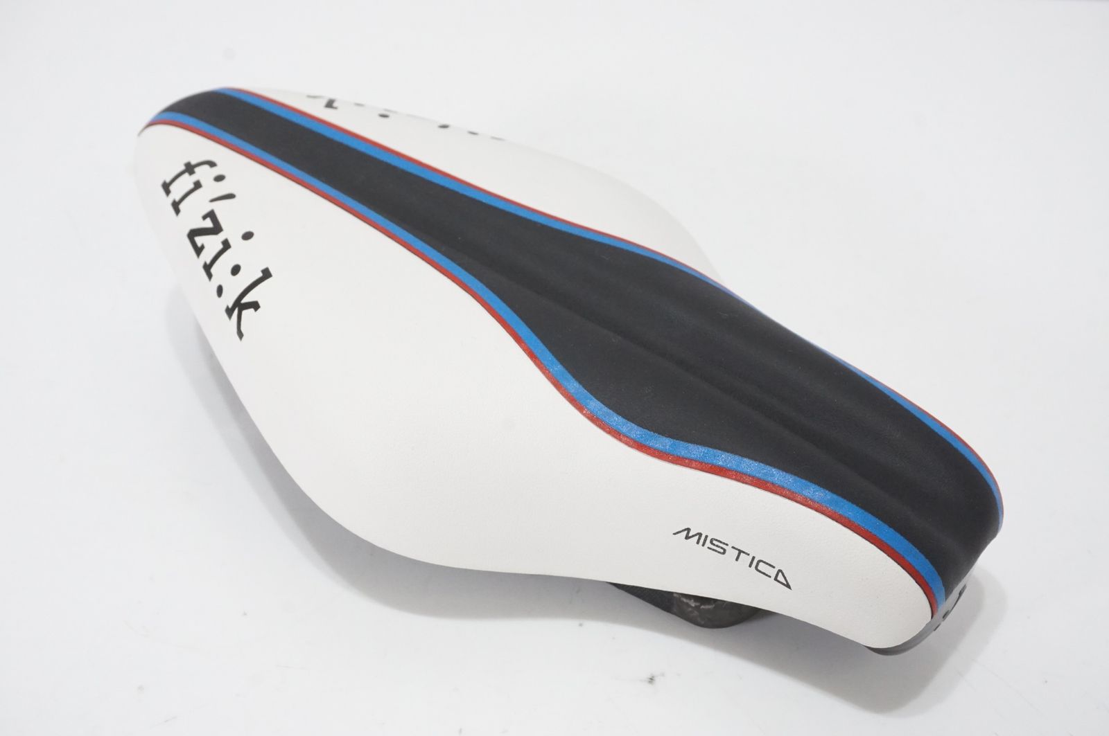 FIZIK フィジーク MISTICA CARBON サドル | バイチャリAKIBA店