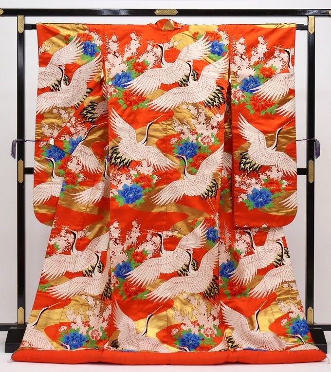 色打掛 最高峰和装 花 鶴 金流 赤 ゴールド used b5122