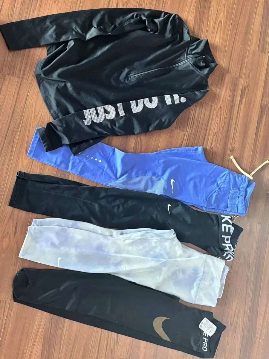 ナイキ 衣類 トップス|レギンス 4枚 まとめ売り