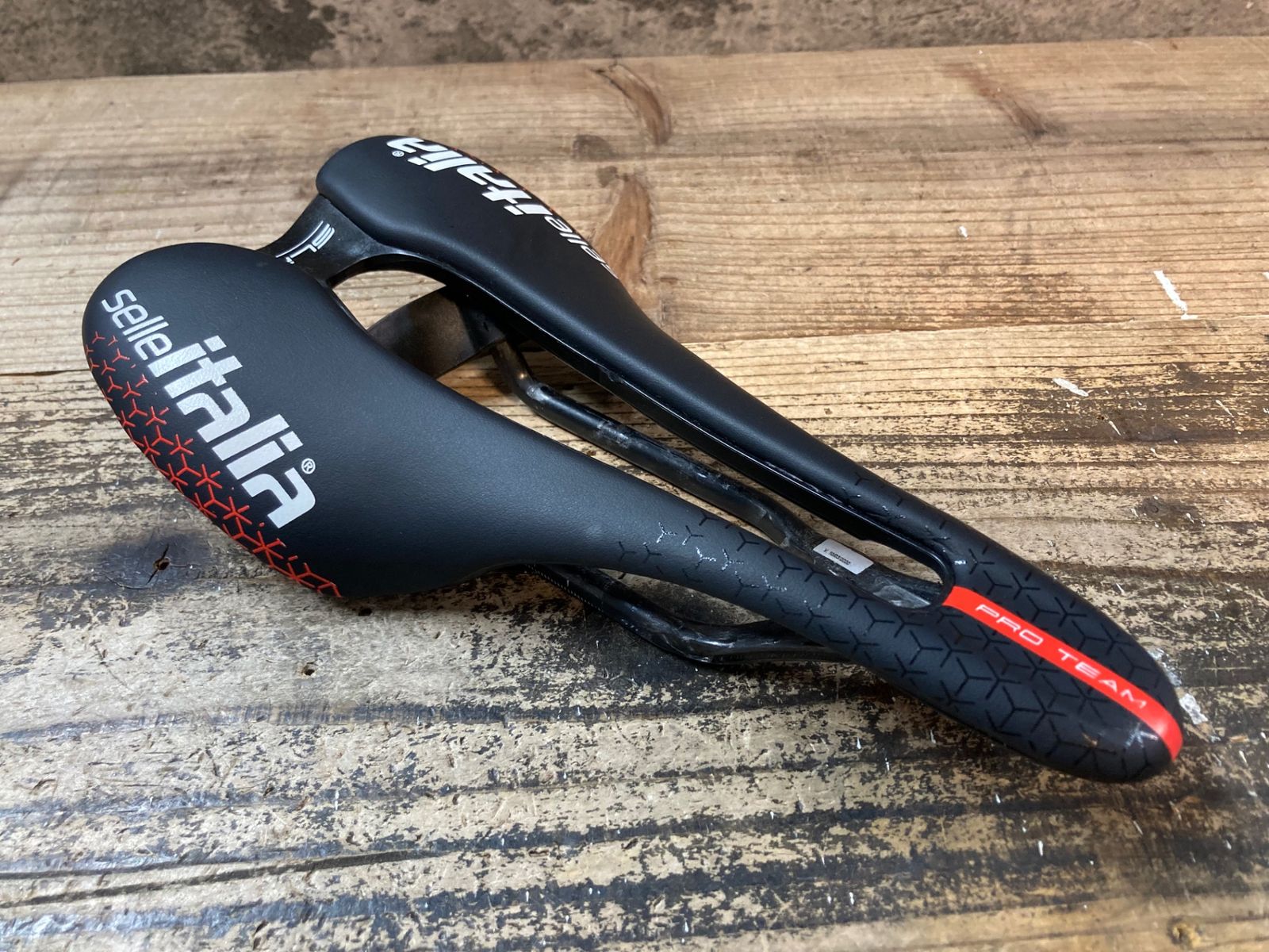 JN514 セライタリア Selle Italia SLR PRO TEAM サドル カーボンレール 130mm レールクラックのためジャンク